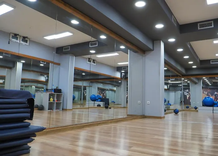 Apartment And Rooms In Club