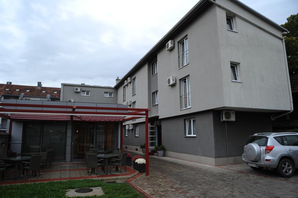 And In Club Apartment *