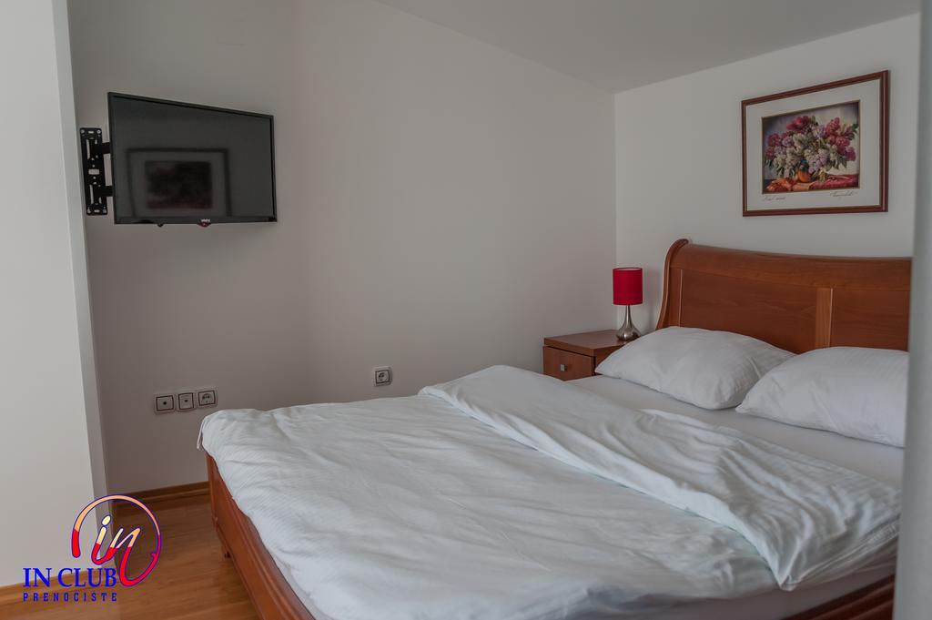 And In Club Apartment
