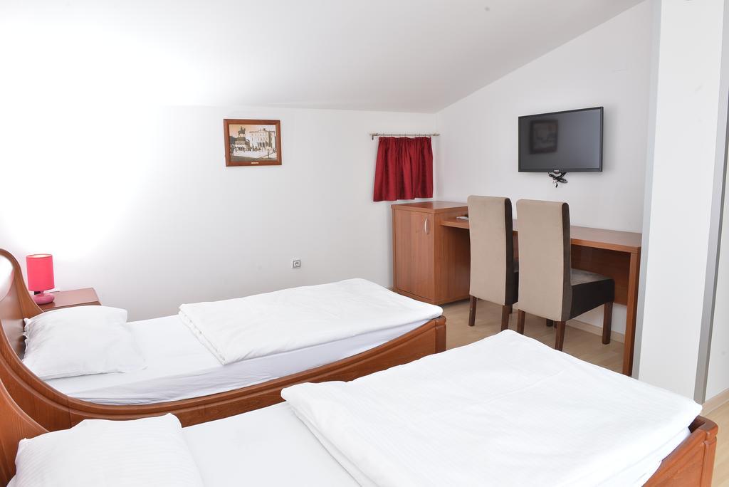 And In Club Apartment