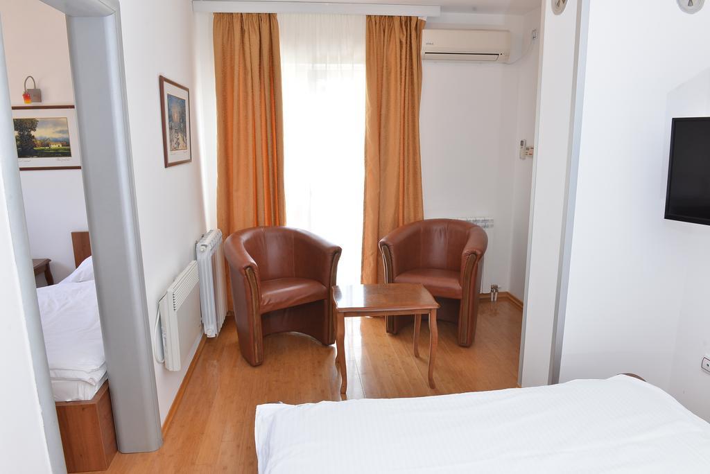 And In Club Apartment *